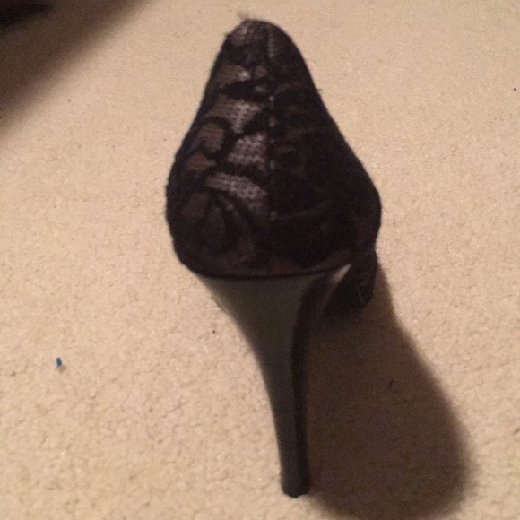 NEW Wet Seal Black Lace Peep Toe Heels in 9 - Picture 4 of 5